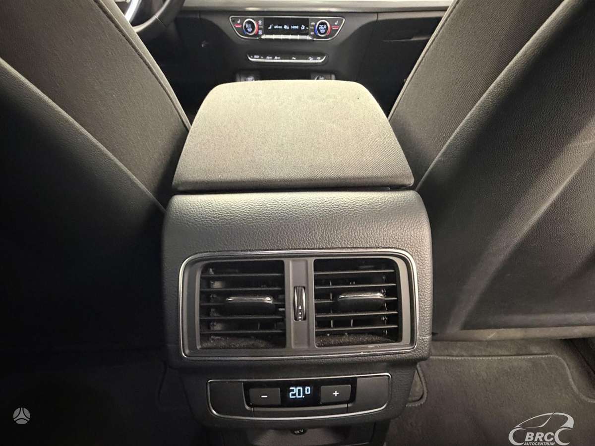 Audi Q5, 2.0 l., off-road / crossover