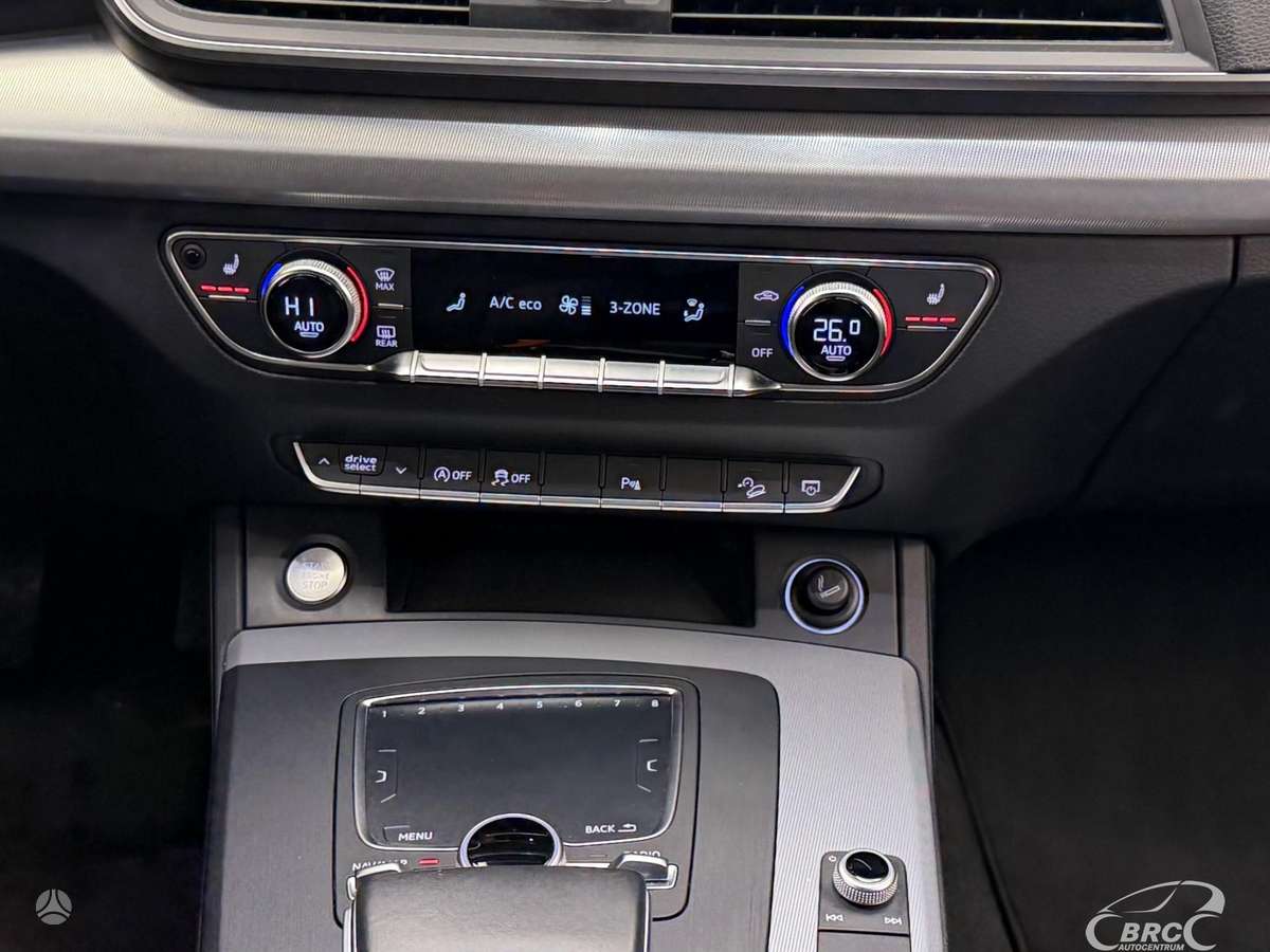 Audi Q5, 2.0 l., off-road / crossover