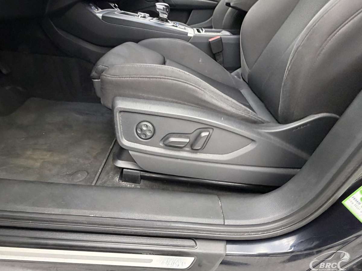 Audi Q5, 2.0 l., off-road / crossover