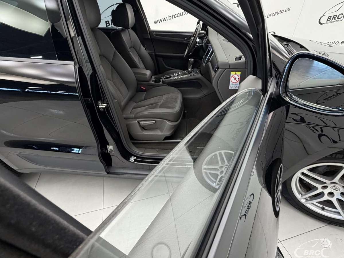 Porsche Macan, 2.0 l., Внедорожник / Кроссовер
