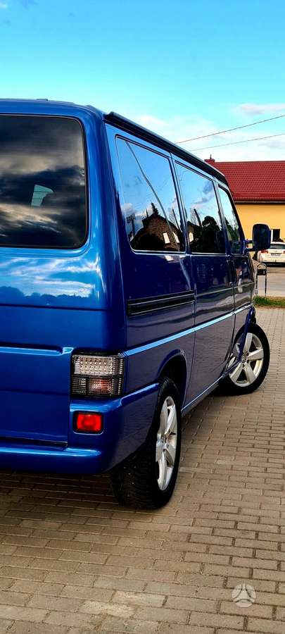 Volkswagen Multivan - 11
