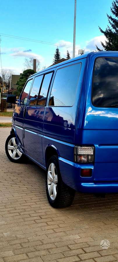 Volkswagen Multivan - 12