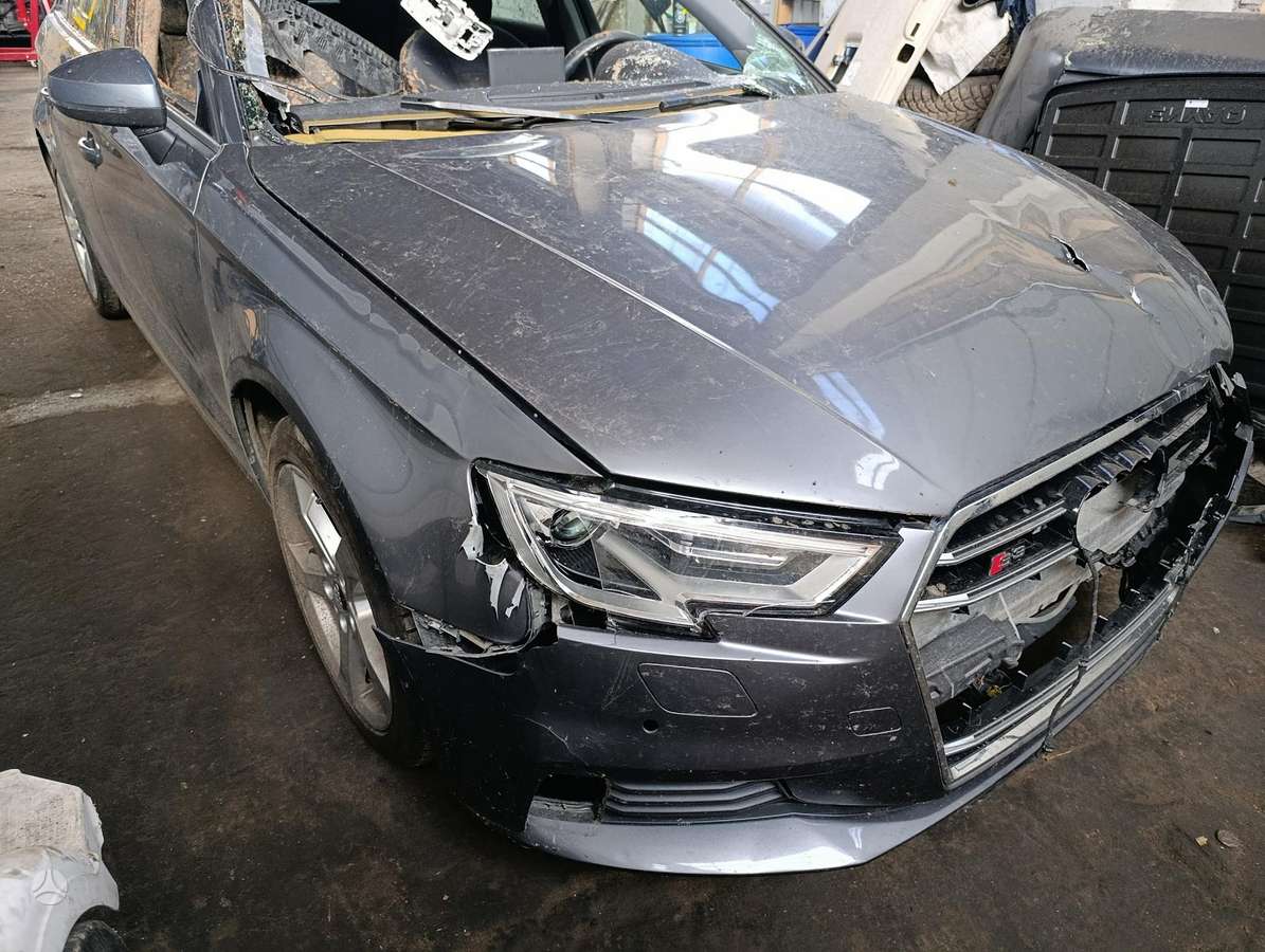 Audi A3 Dalis siunciu detali vysylaju