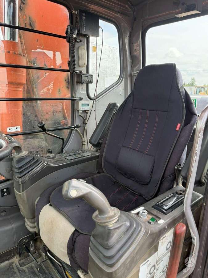Hitachi ZX130W, excavator