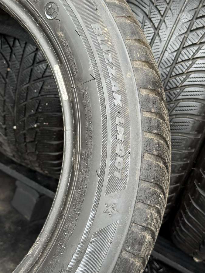 Bridgestone BLIZZAK LM001, universalios 225/55 R17