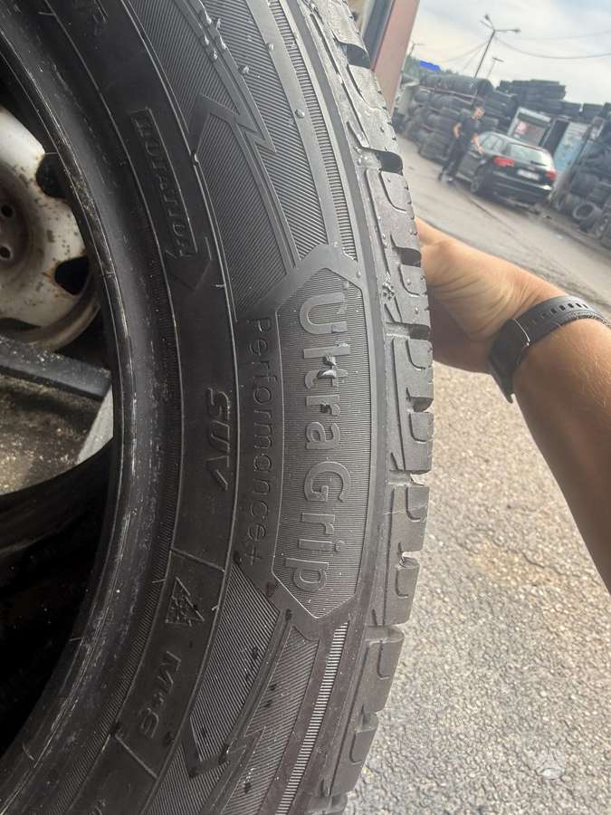 Goodyear ULTRA GRIP PERFORMANCE+ SUV, universalios 215/60 R17