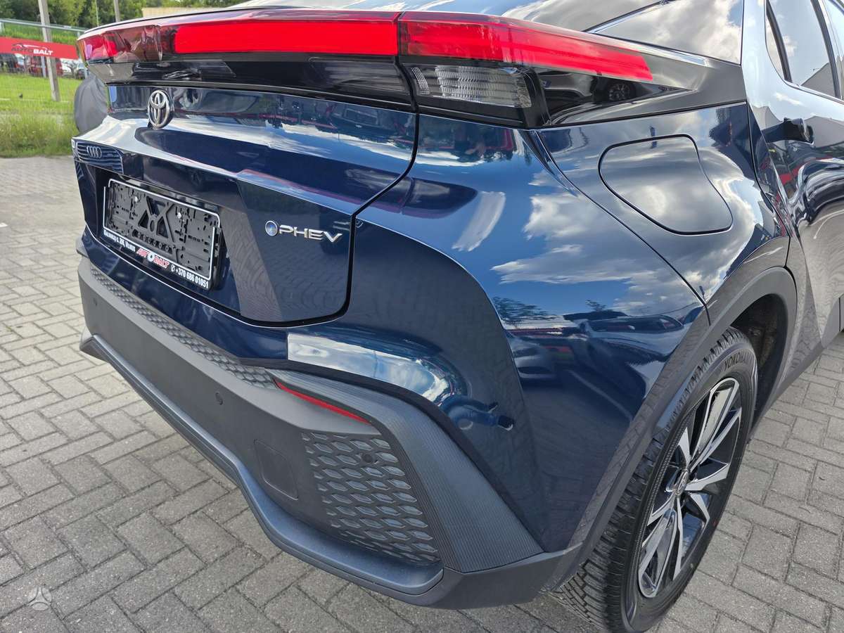 Toyota C-HR - 8