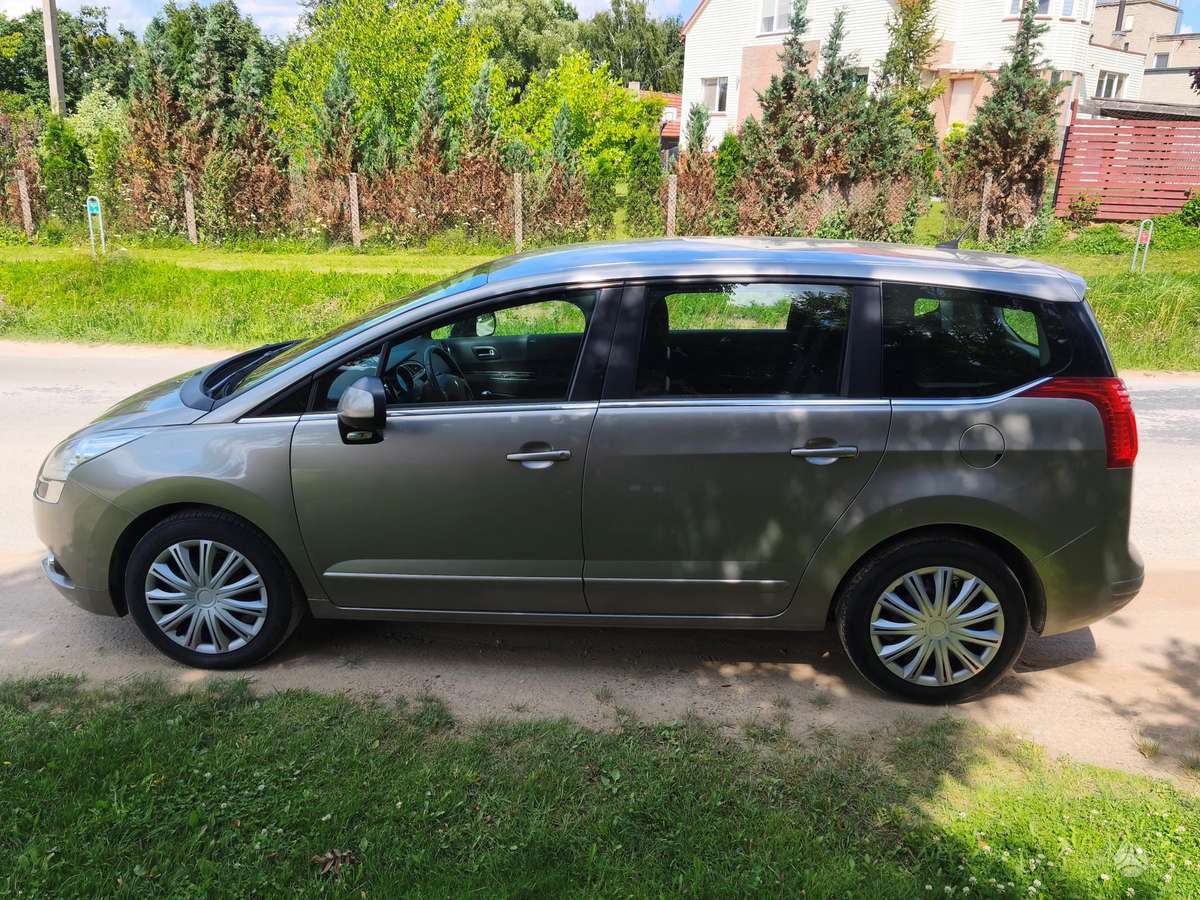 Peugeot 5008 - 3