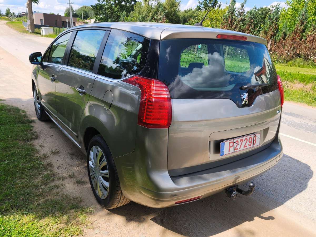 Peugeot 5008 - 5