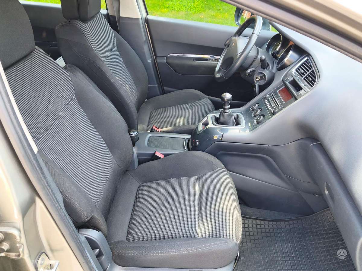 Peugeot 5008 - 10
