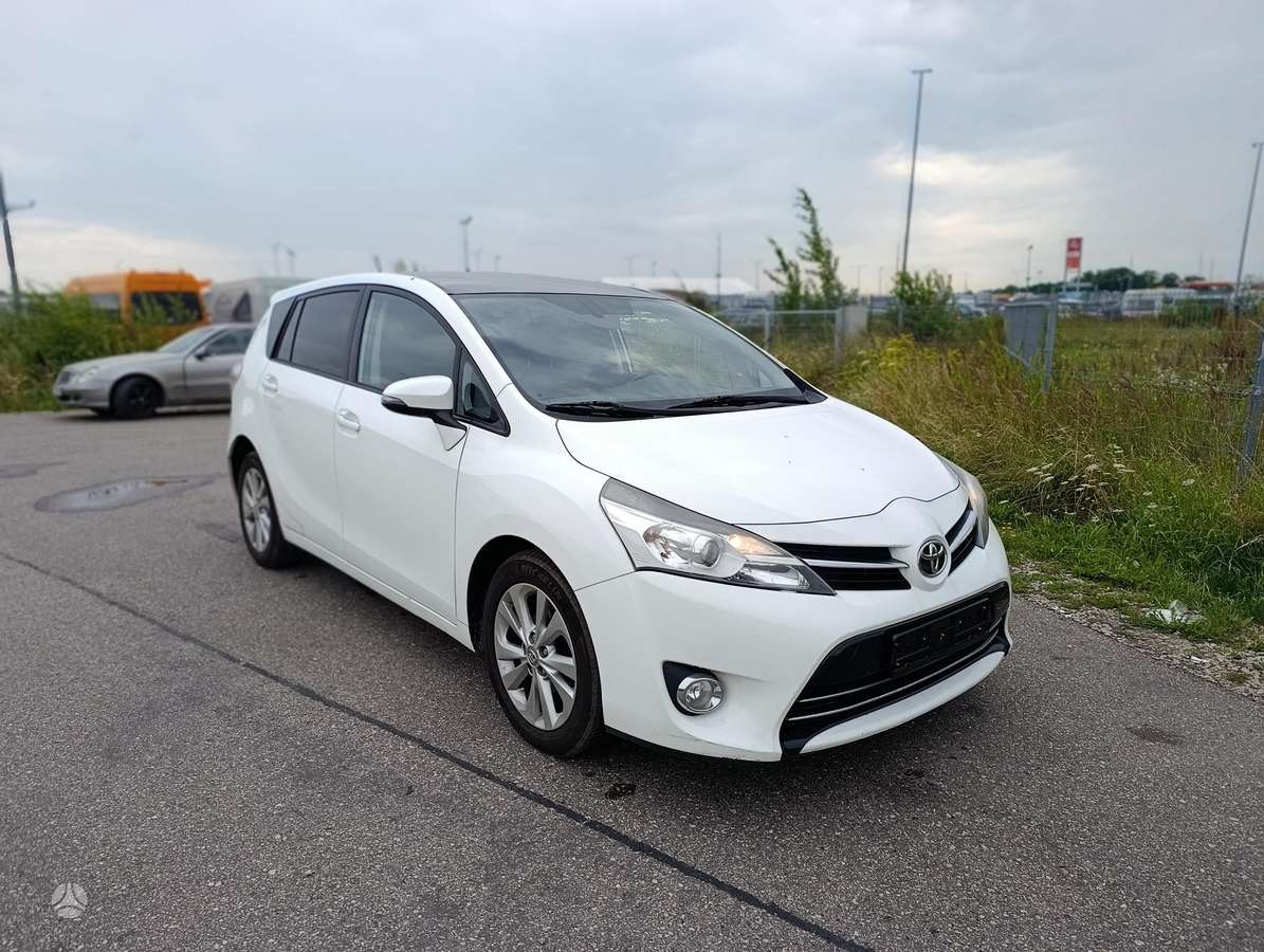 Toyota Verso - 4