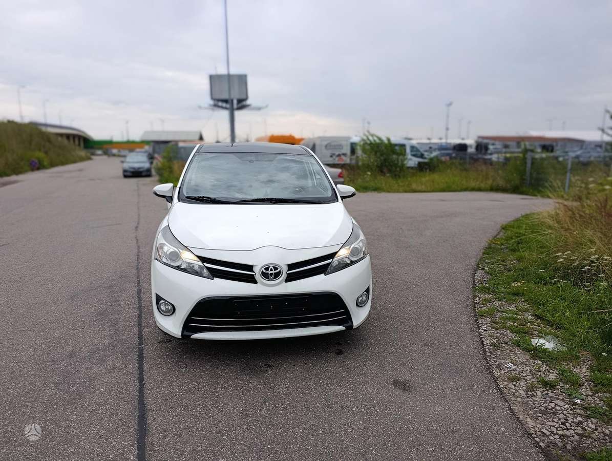 Toyota Verso - 5