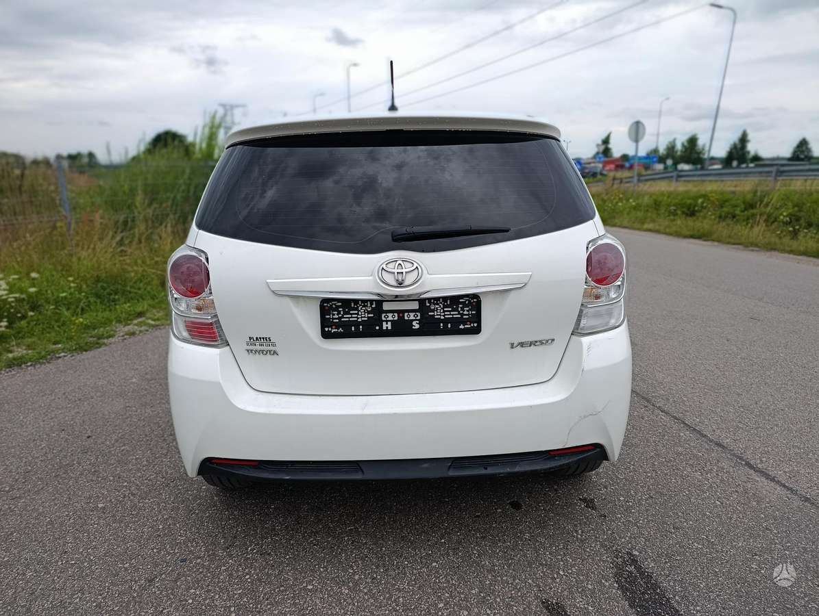 Toyota Verso - 7
