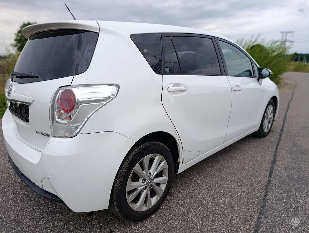 Toyota Verso - 8