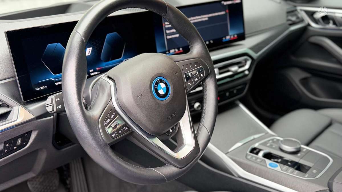 BMW i4, 84 kWh, coupe