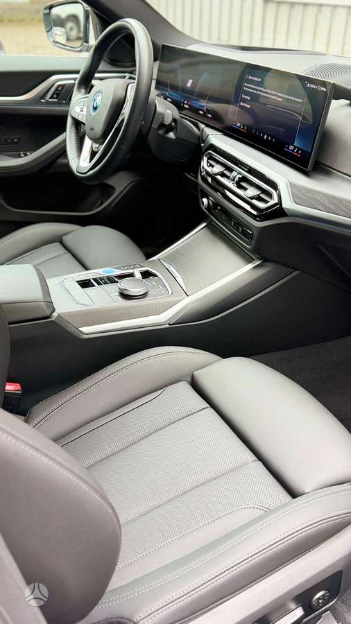 BMW i4, 84 kWh, coupe
