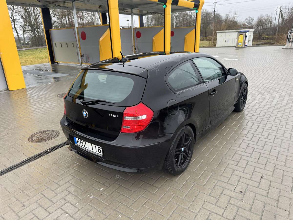 BMW 120, 2.0 l., Хэтчбек