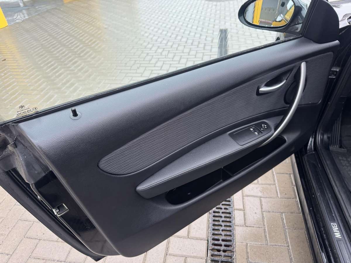BMW 120, 2.0 l., hatchback