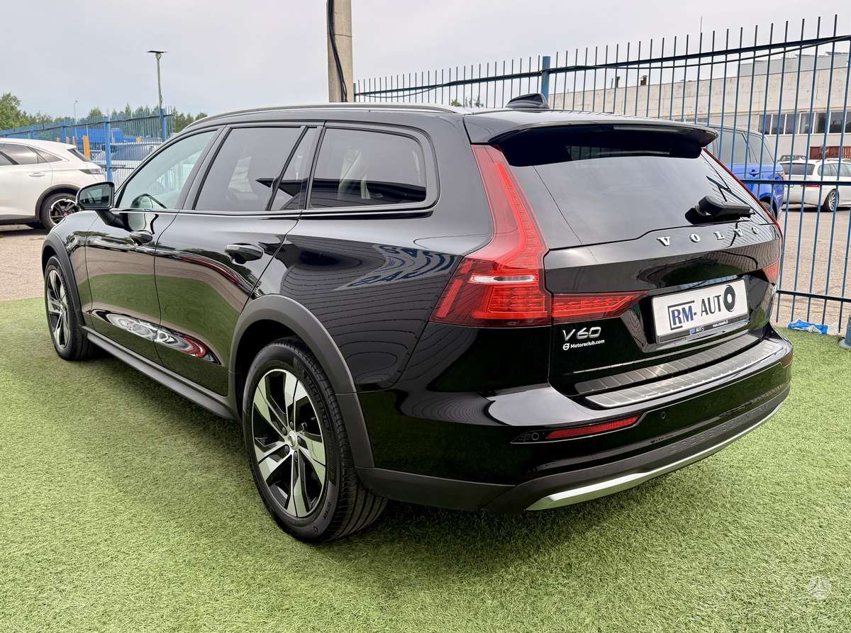 Volvo V60 Cross Country - 9