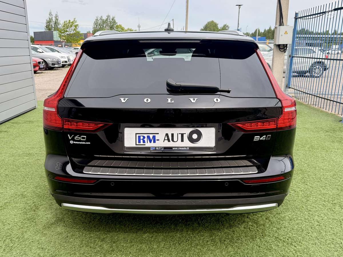 Volvo V60 Cross Country - 7