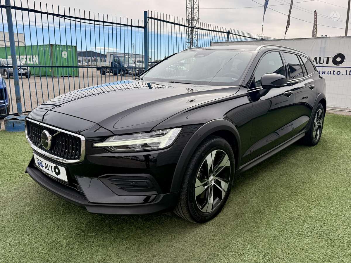 Volvo V60 Cross Country - 1