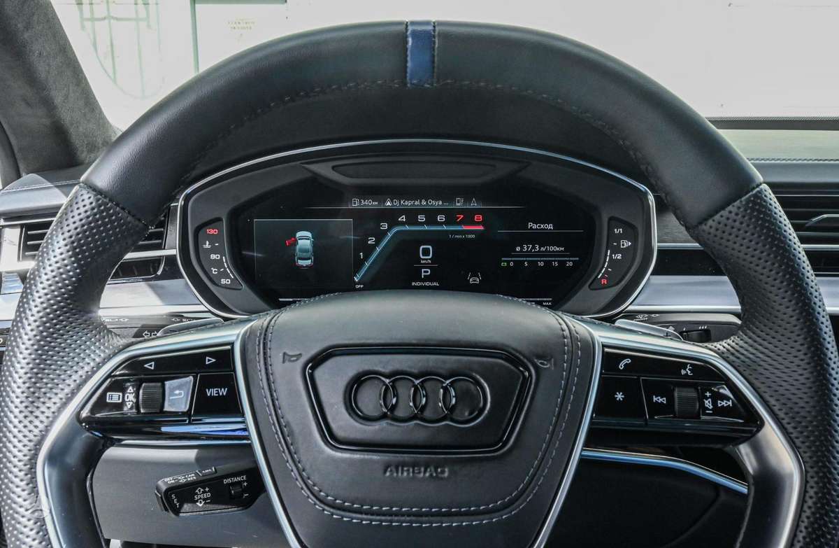 Audi A8, 4.0 l., sedanas