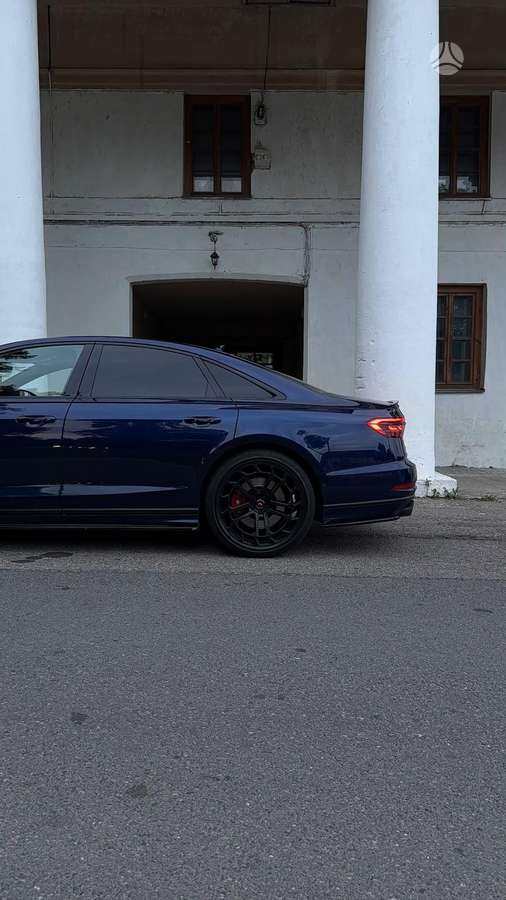 Audi A8, 4.0 l., saloon / sedan
