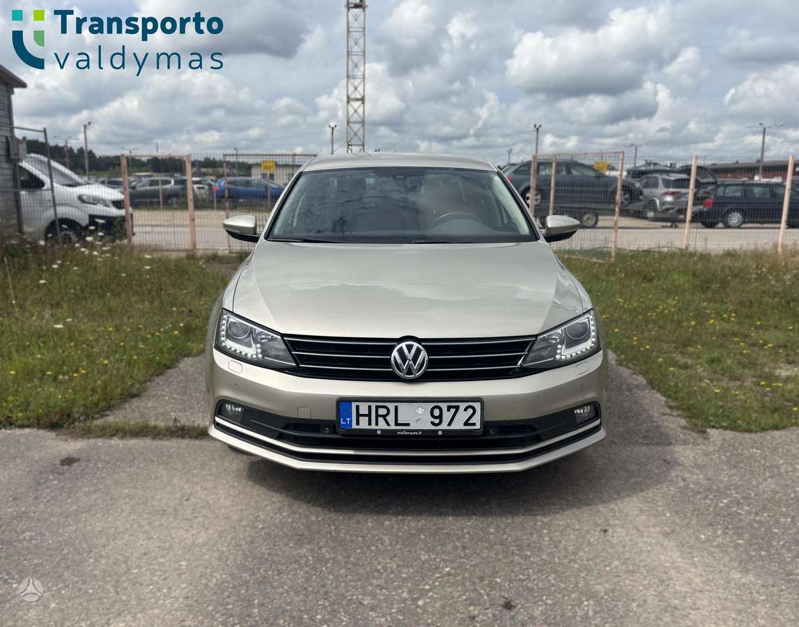 Volkswagen Jetta - 2