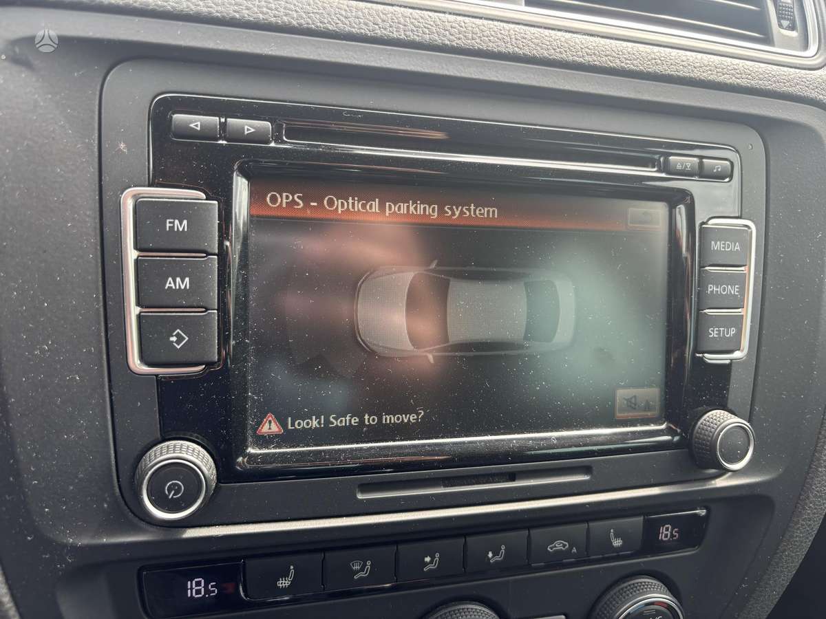Volkswagen Jetta - 12