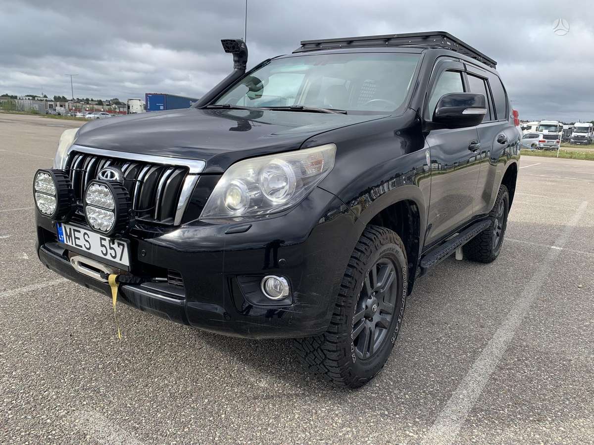 Toyota Land Cruiser - 1