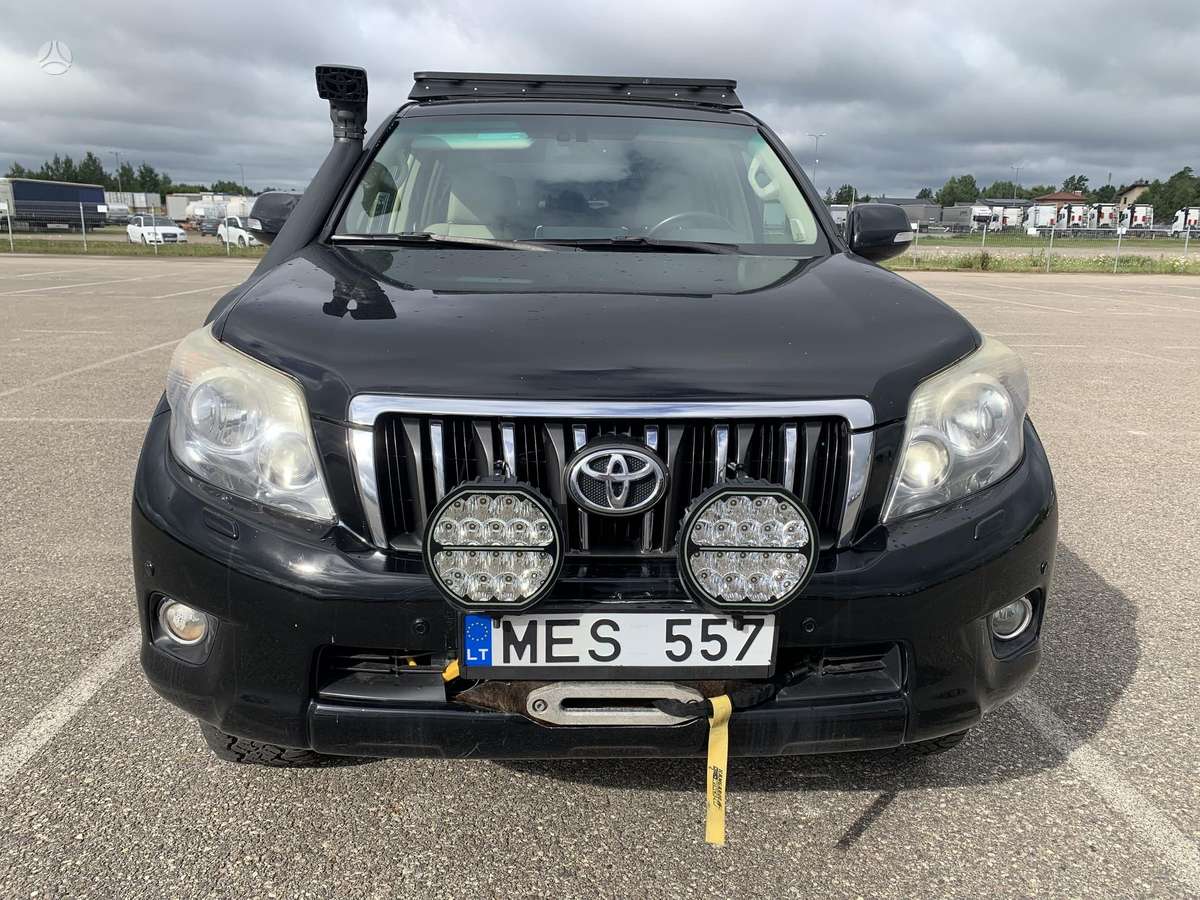 Toyota Land Cruiser - 2