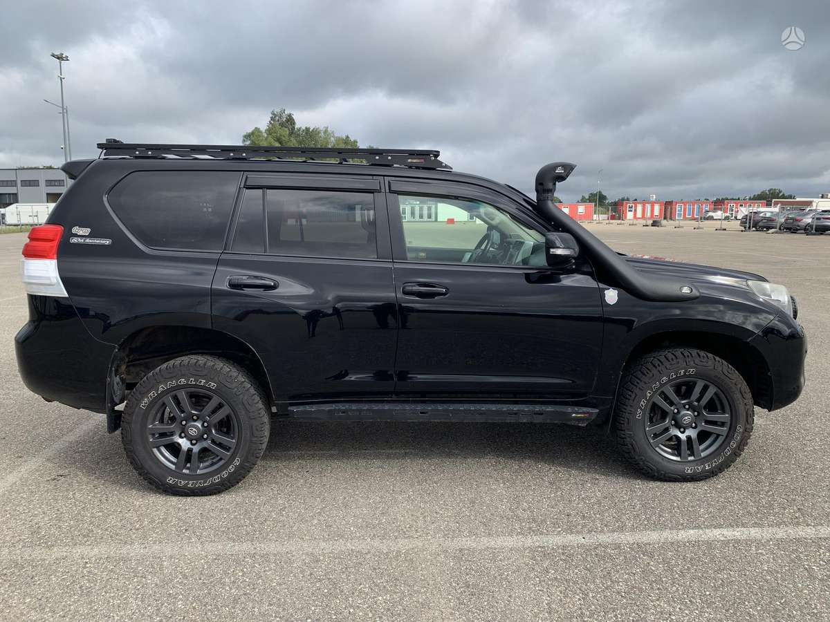 Toyota Land Cruiser - 4