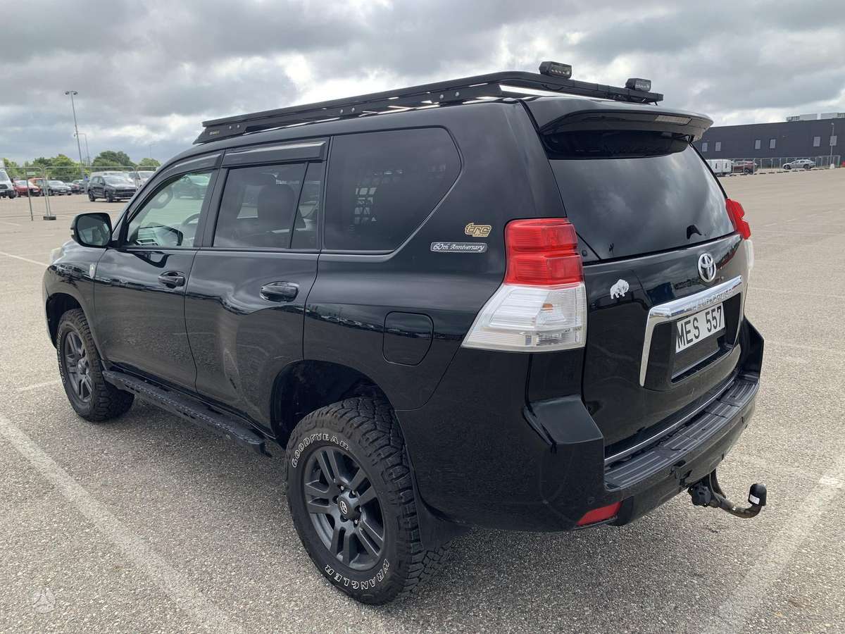 Toyota Land Cruiser - 7