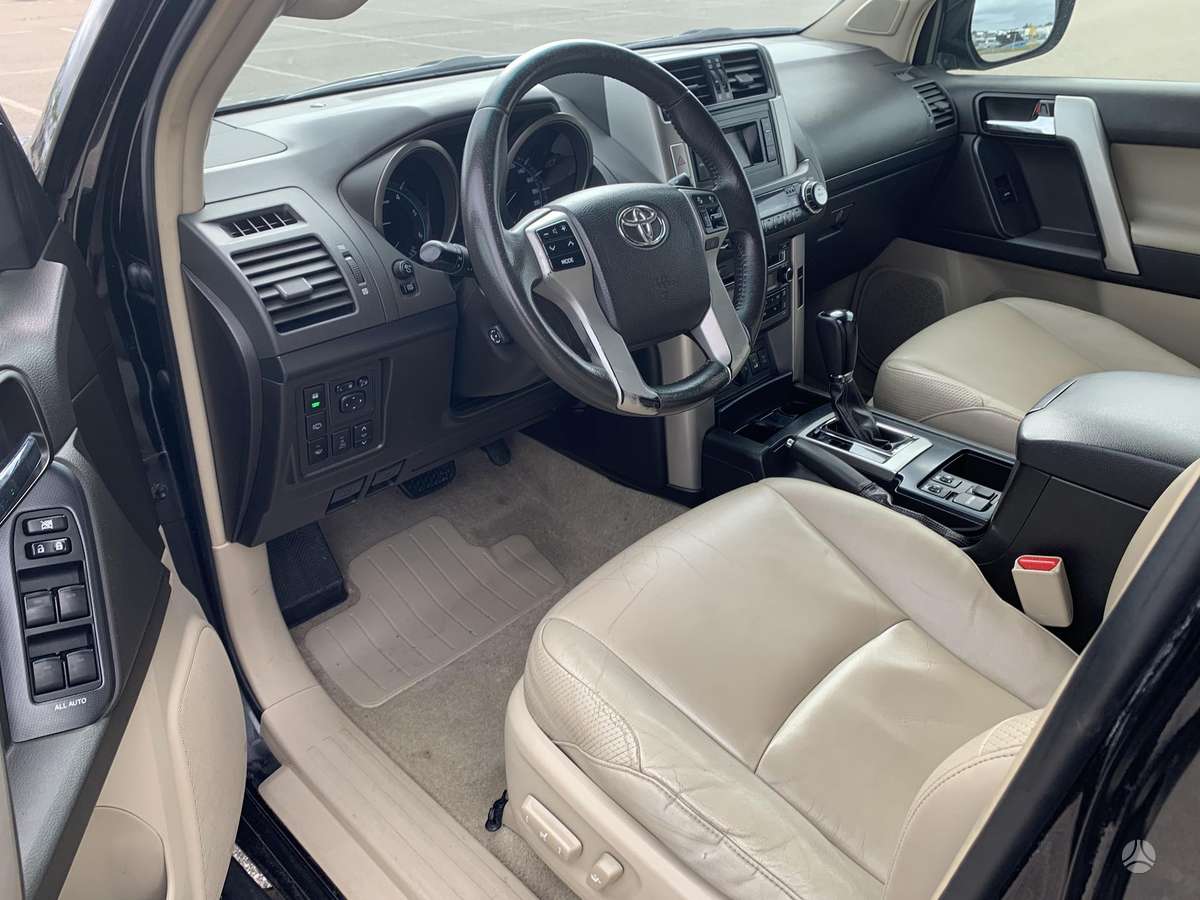 Toyota Land Cruiser - 8