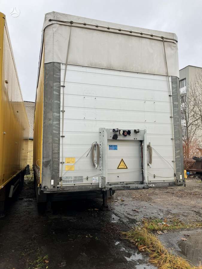Schmitz SCS24, bortu ar tentu