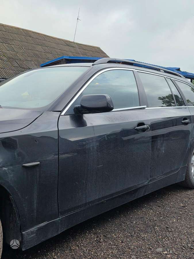 BMW 5 serija dalimis