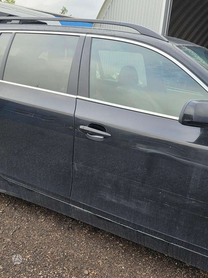 BMW 5 serija dalimis