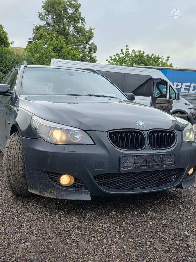 BMW 5 serija dalimis