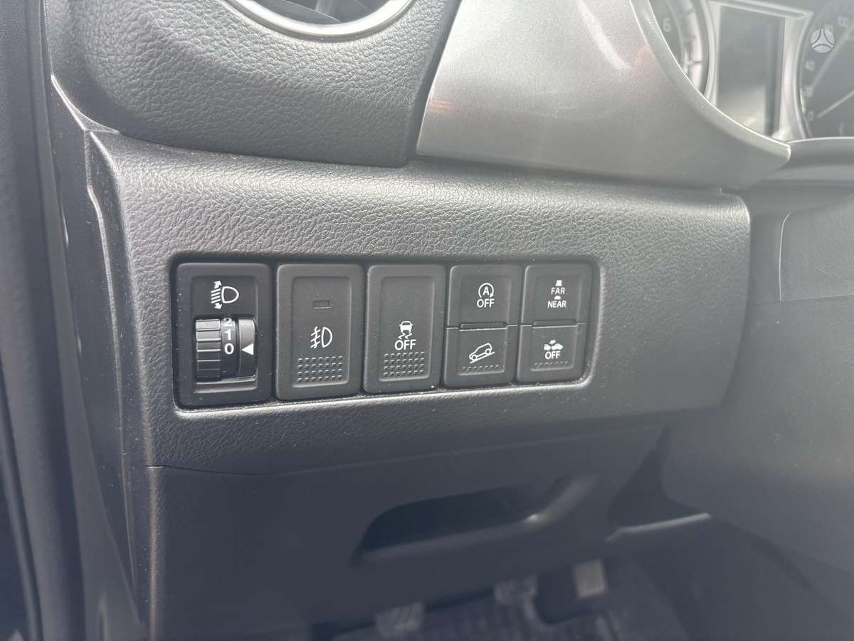 Suzuki Vitara, 1.6 l., off-road / crossover