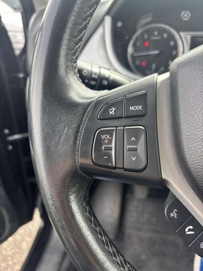 Suzuki Vitara, 1.6 l., off-road / crossover
