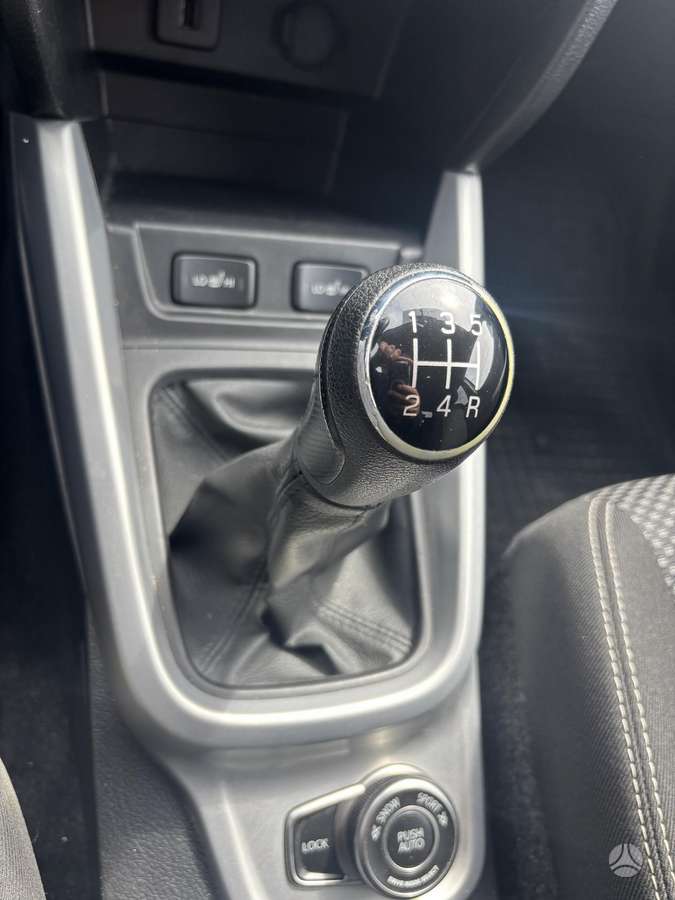 Suzuki Vitara, 1.6 l., off-road / crossover