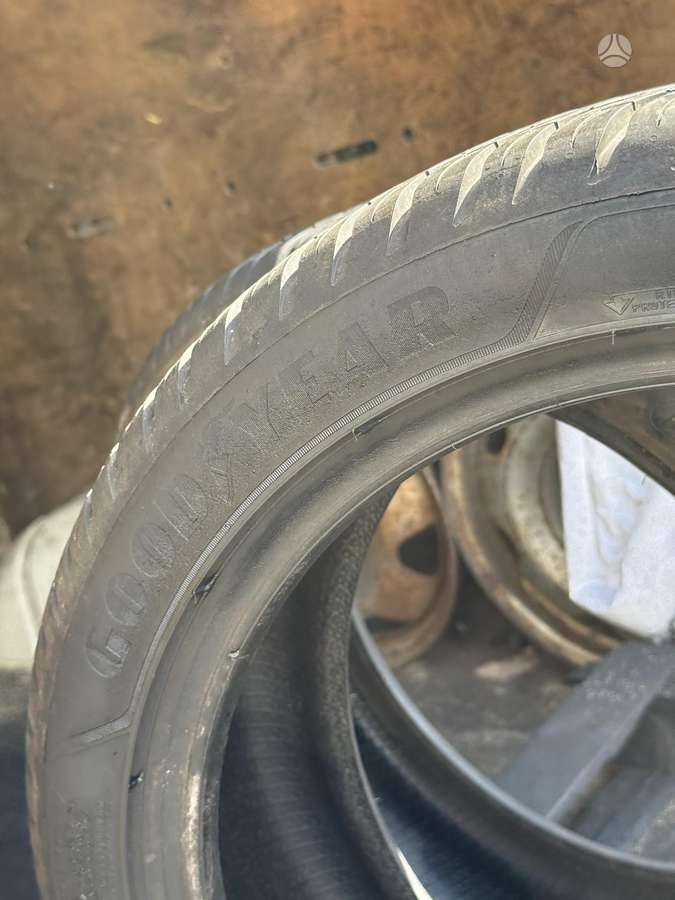 Goodyear Vector 4seasons, всесезонные 215/45 R17