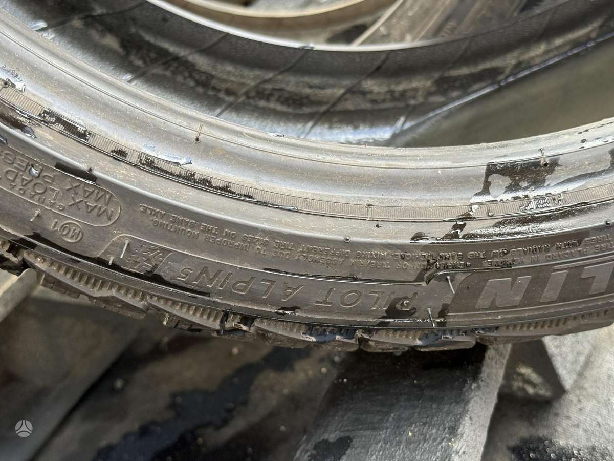 Michelin Pilot Alpin 5, universalios 235/40 R18