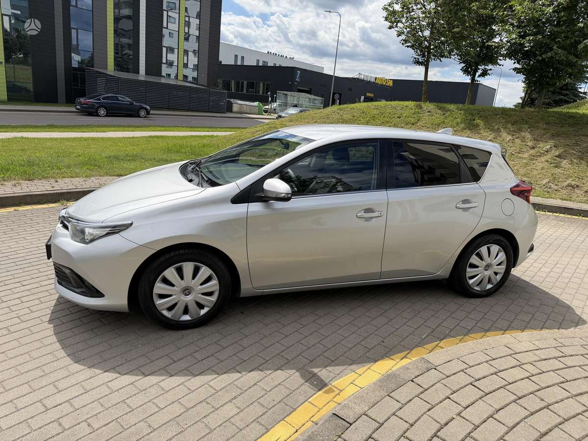 Toyota Auris, 1.6 l., hatchback