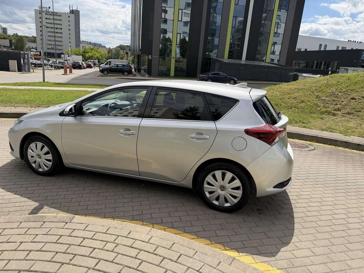 Toyota Auris, 1.6 l., hatchback