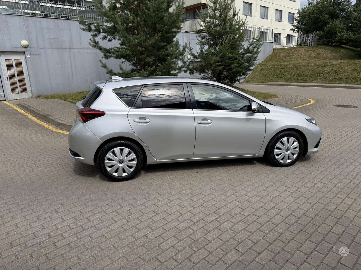 Toyota Auris, 1.6 l., hatchback