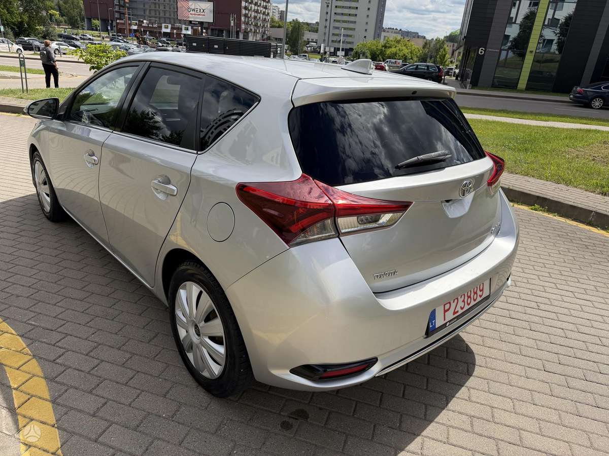 Toyota Auris, 1.6 l., hatchback