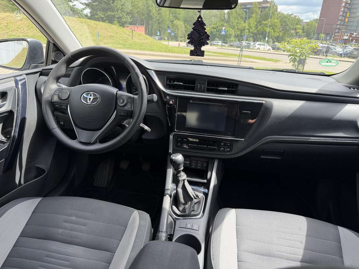 Toyota Auris, 1.6 l., hatchback