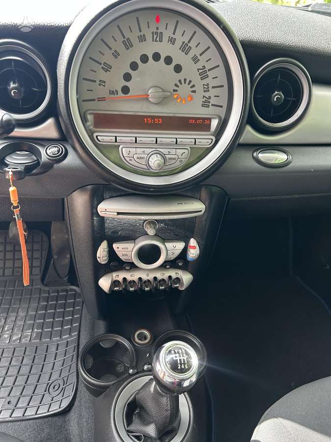 Mini Cooper, 1.6 l., hatchback