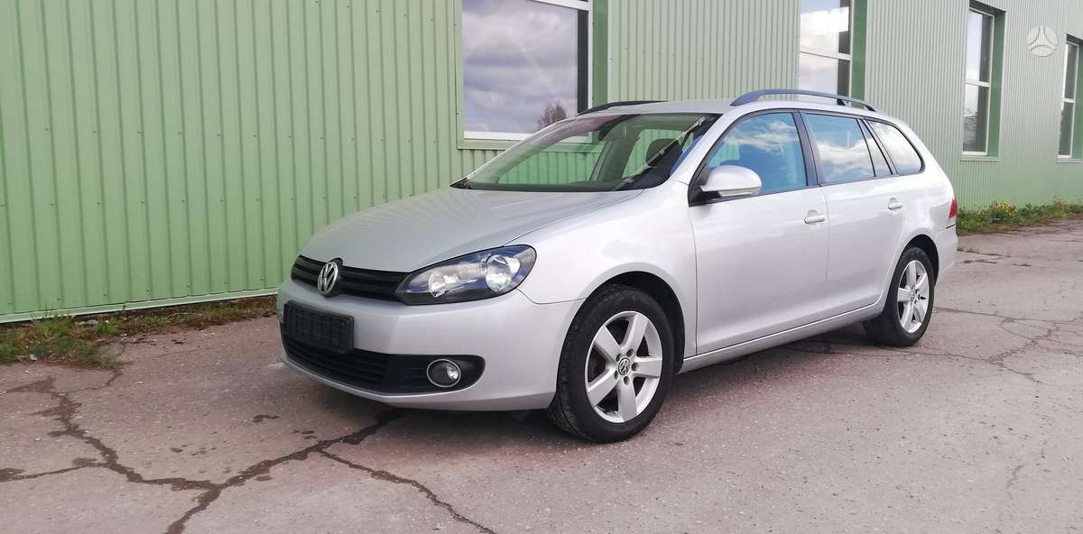 Volkswagen Golf - 1